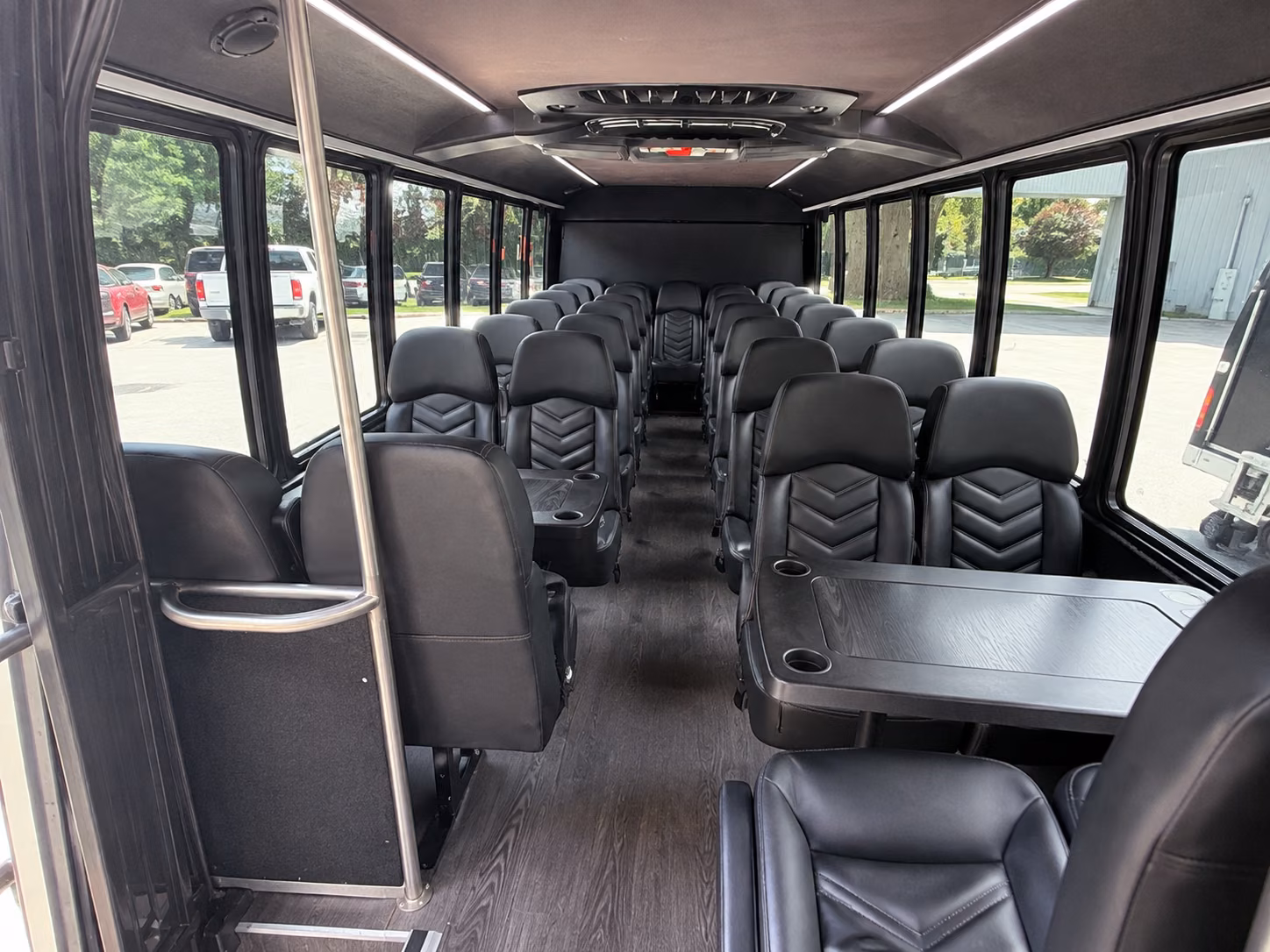 elizabeth organize an elizabeth corporate event with a charter bus